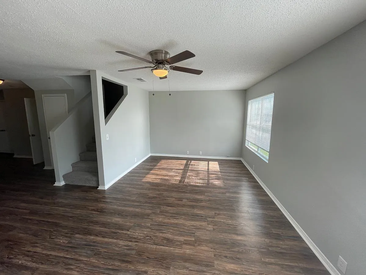 846 Trinity Ln - Photo 4 of 11