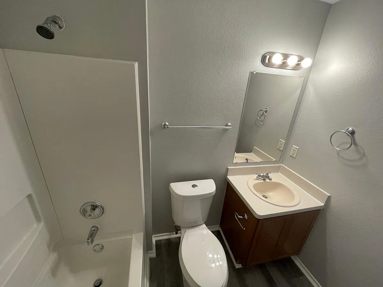846 Trinity Ln - Photo 5 of 11