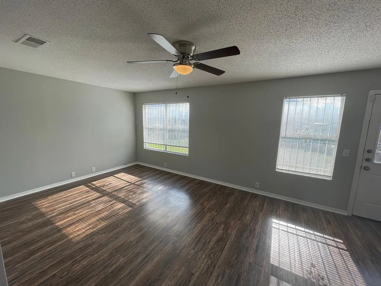 846 Trinity Ln - Photo 6 of 11