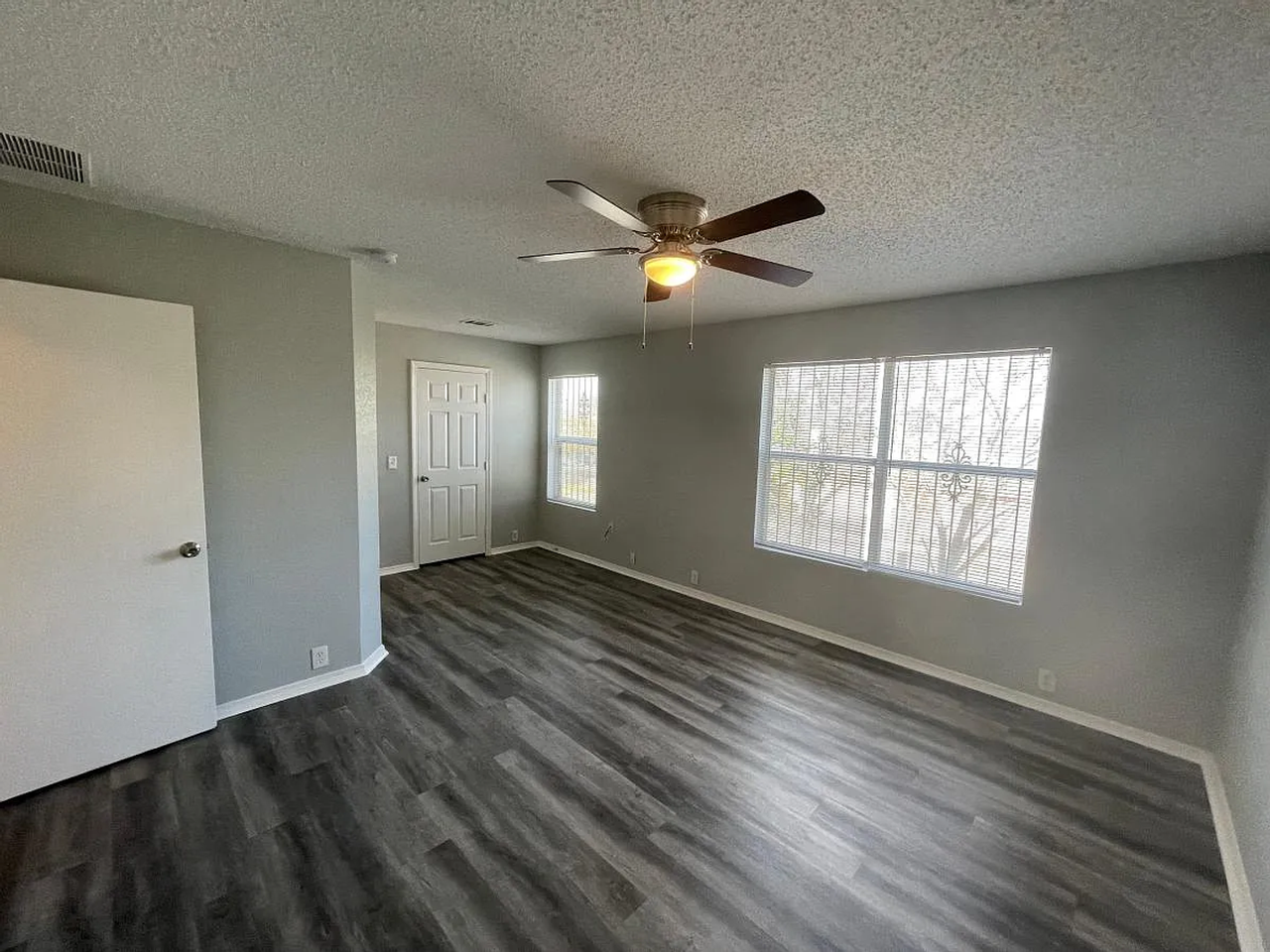 846 Trinity Ln - Photo 7 of 11