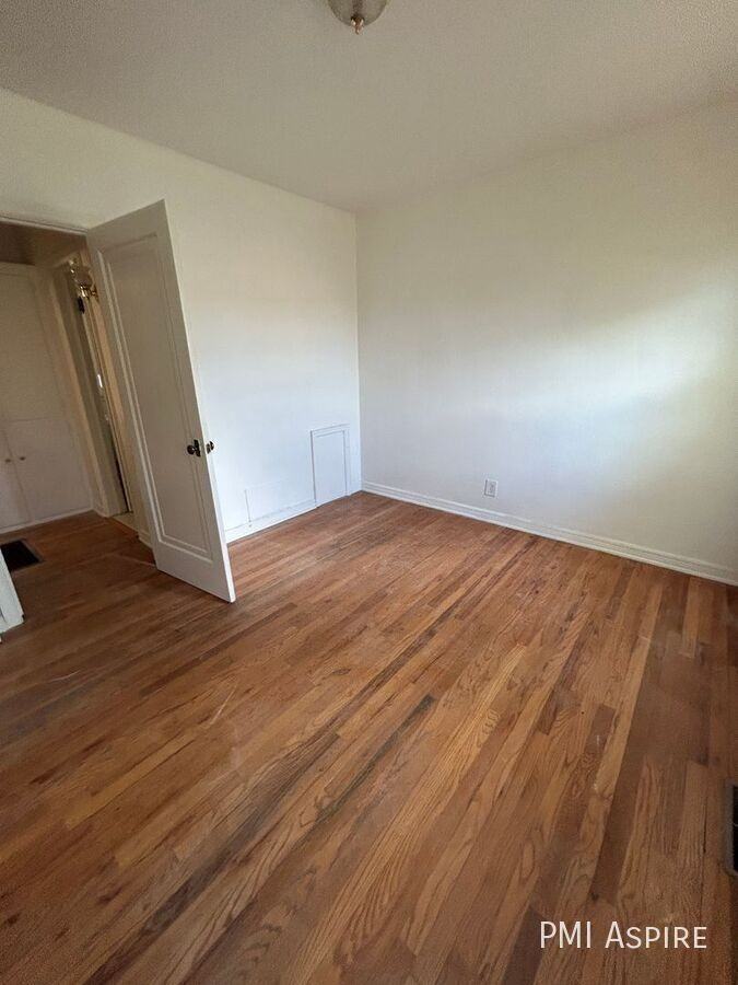 1250 Ames St - Photo 3 of 15