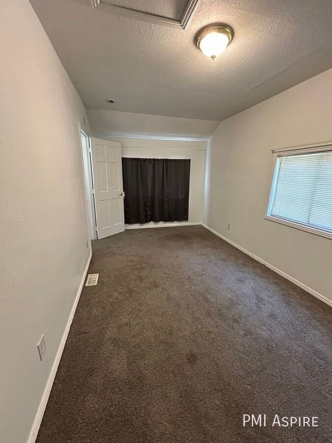 1250 Ames St - Photo 4 of 15