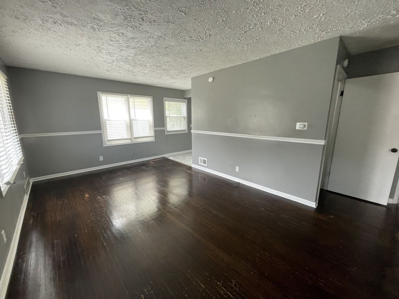 1926 S 49th Ave - Photo 3 of 12