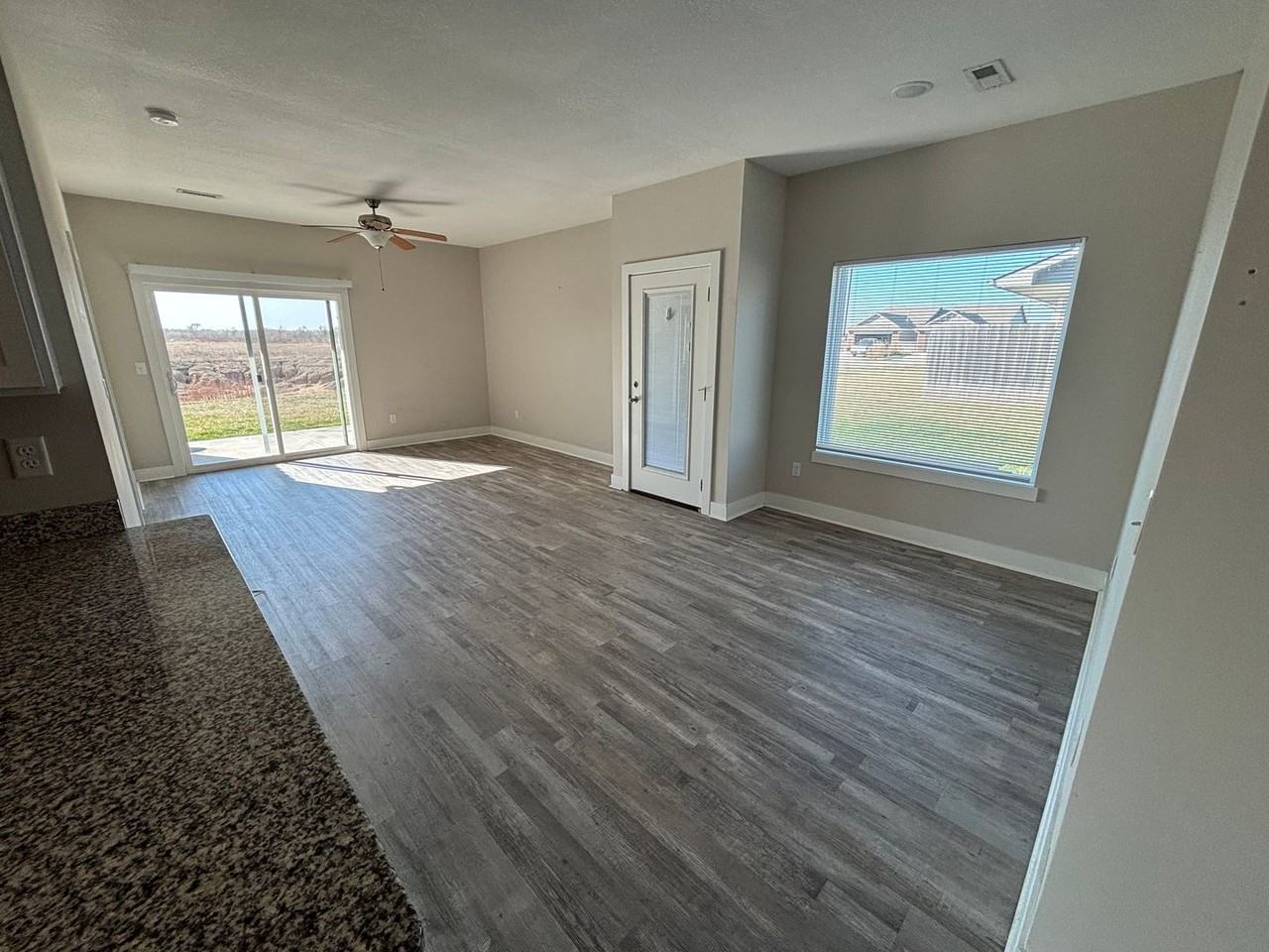 2508 W 55th St N - Photo 2 of 12