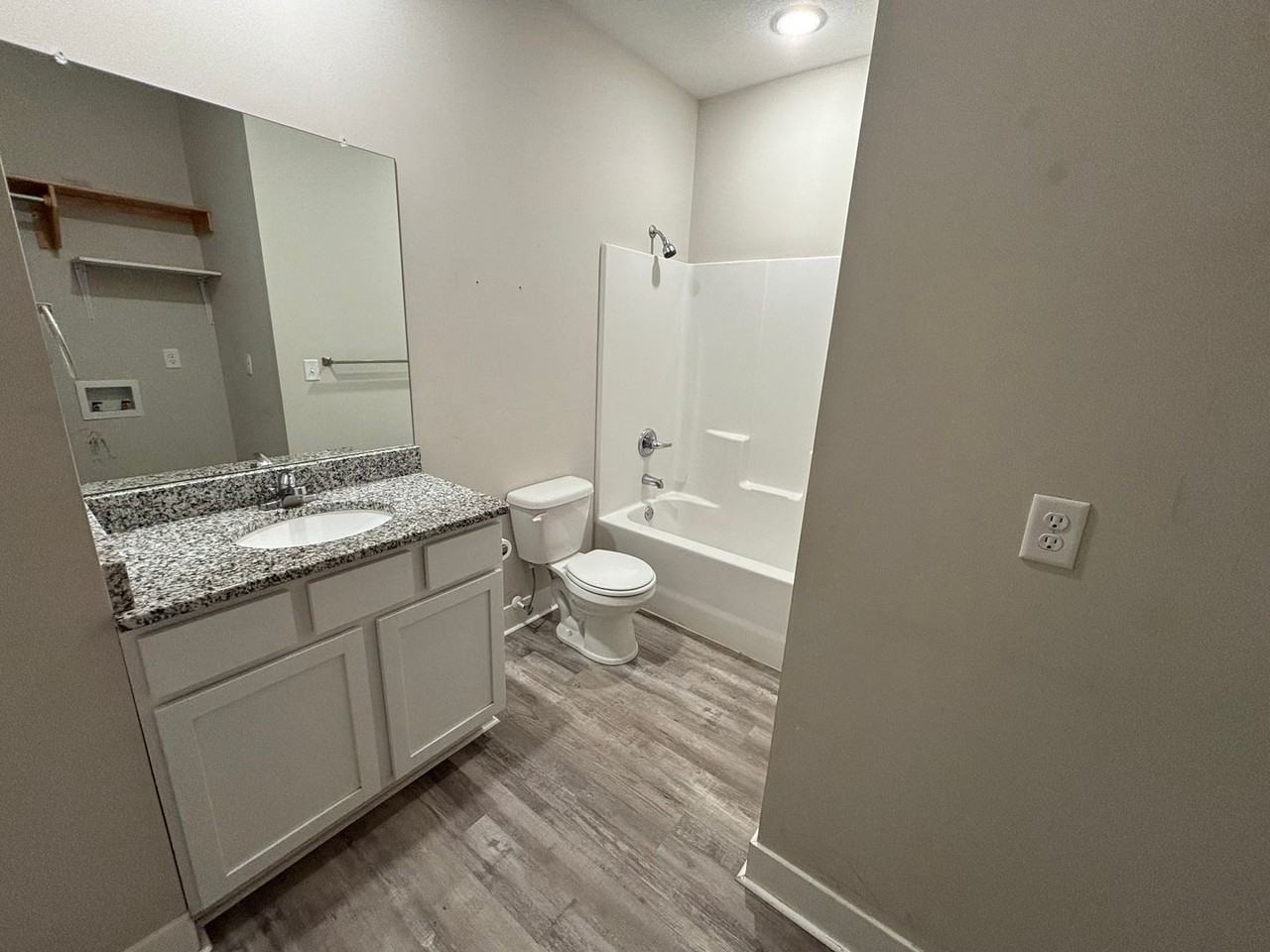 2508 W 55th St N - Photo 4 of 12