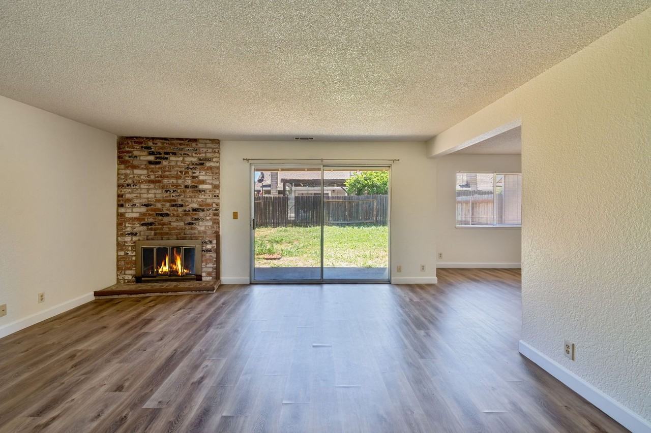 1171 Meadow Gate Dr - Photo 2 of 40
