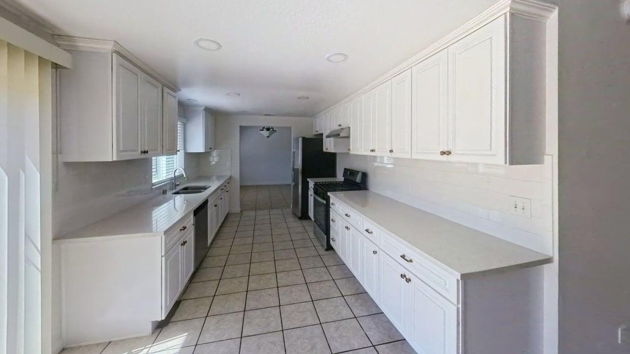 13677 Golden Eagle Ct - Photo 5 of 24