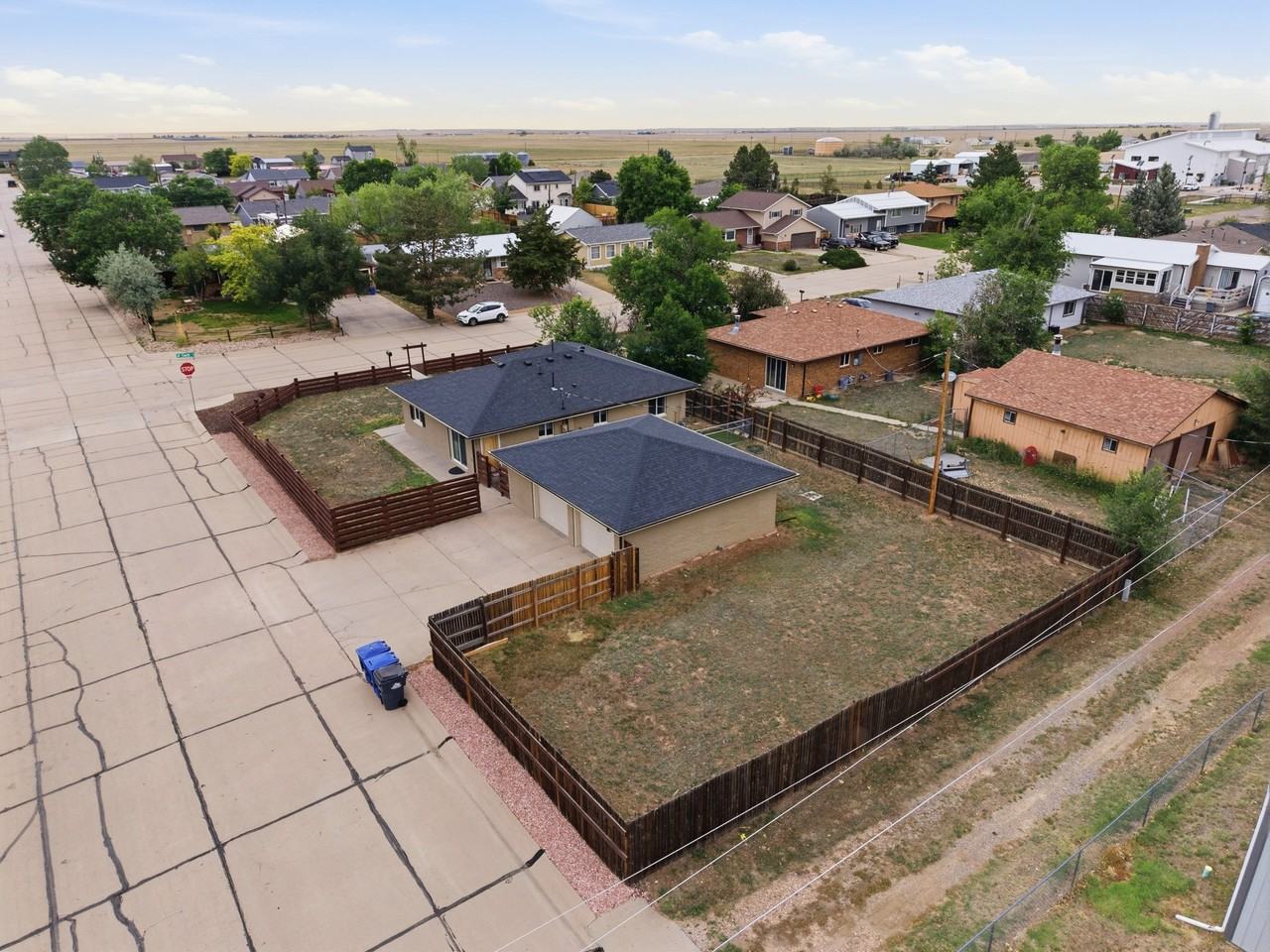 710 4th St - Photo 4 of 20