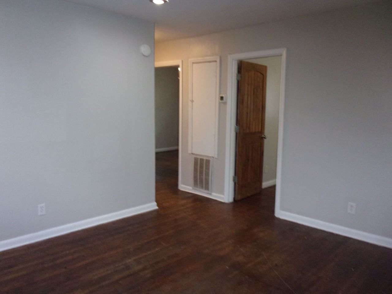 2301 Julia Ave - Photo 3 of 11
