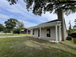 featured image of 8725 Fairoaks St