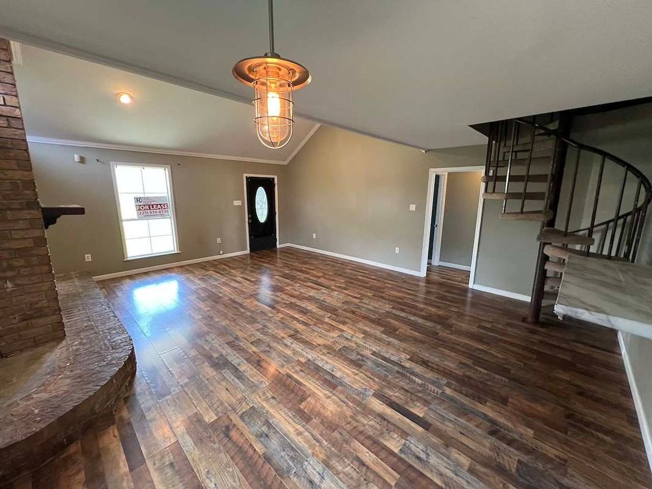 8725 Fairoaks St - Photo 4 of 40