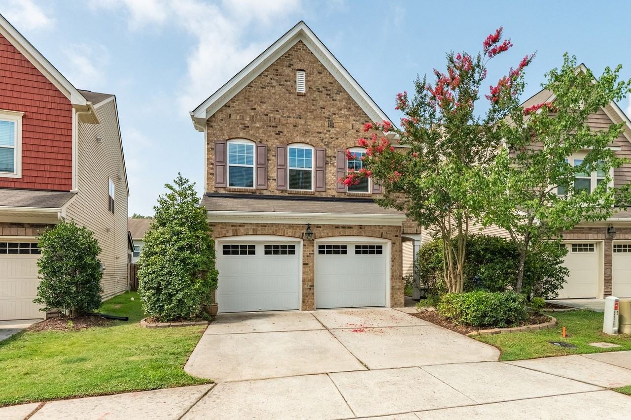 2084 Tanners Mill Dr - Photo 2 of 31
