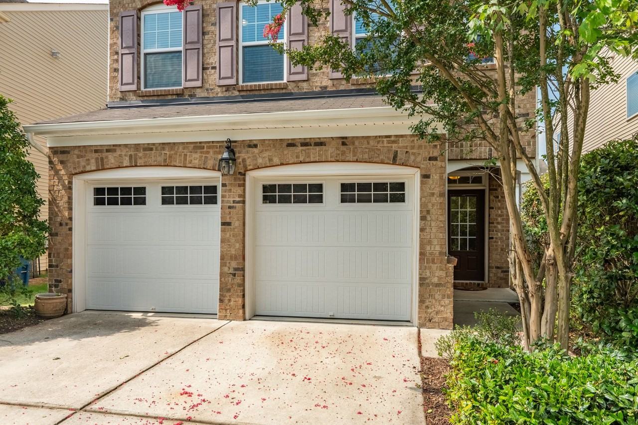 2084 Tanners Mill Dr - Photo 3 of 31