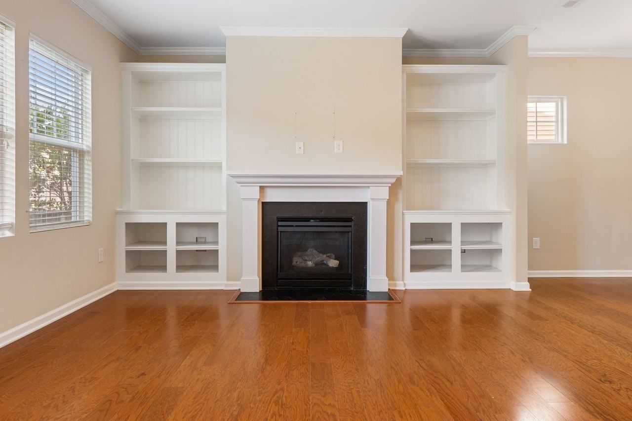 2084 Tanners Mill Dr - Photo 7 of 31