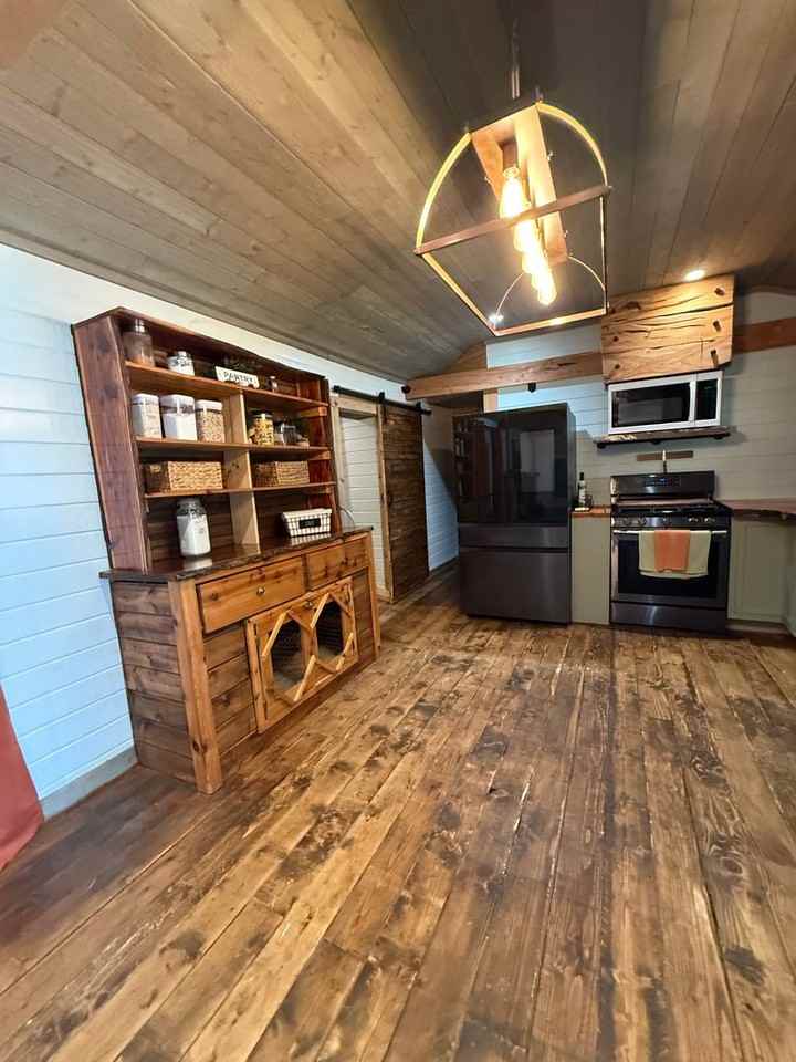 2723 Tin Top Rd - Photo 4 of 34