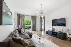 featured image of 709 Bradford Ave