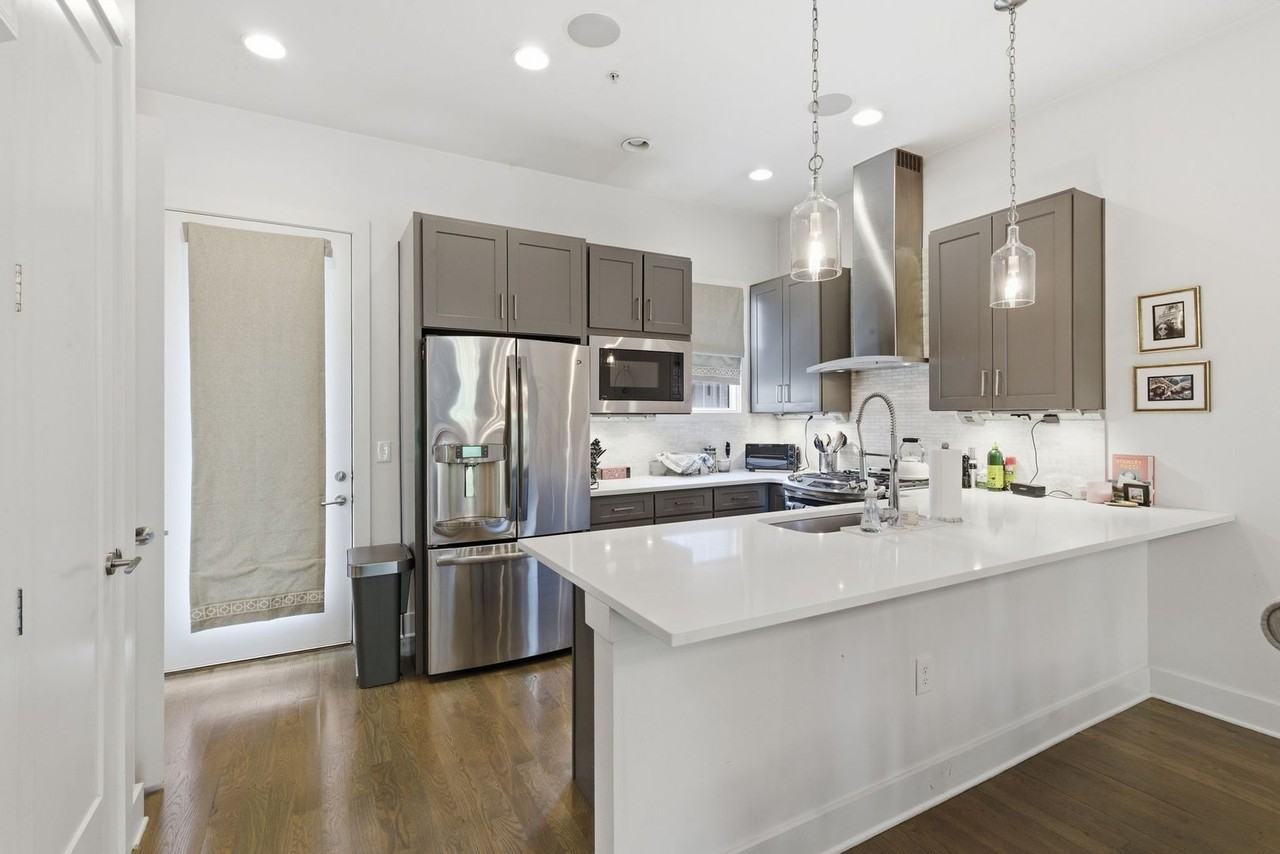 709 Bradford Ave - Photo 2 of 30
