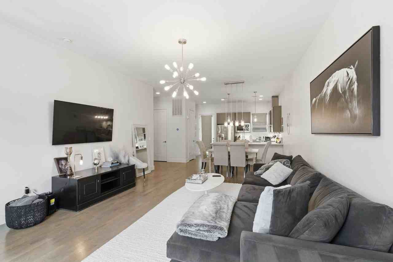 709 Bradford Ave - Photo 3 of 30