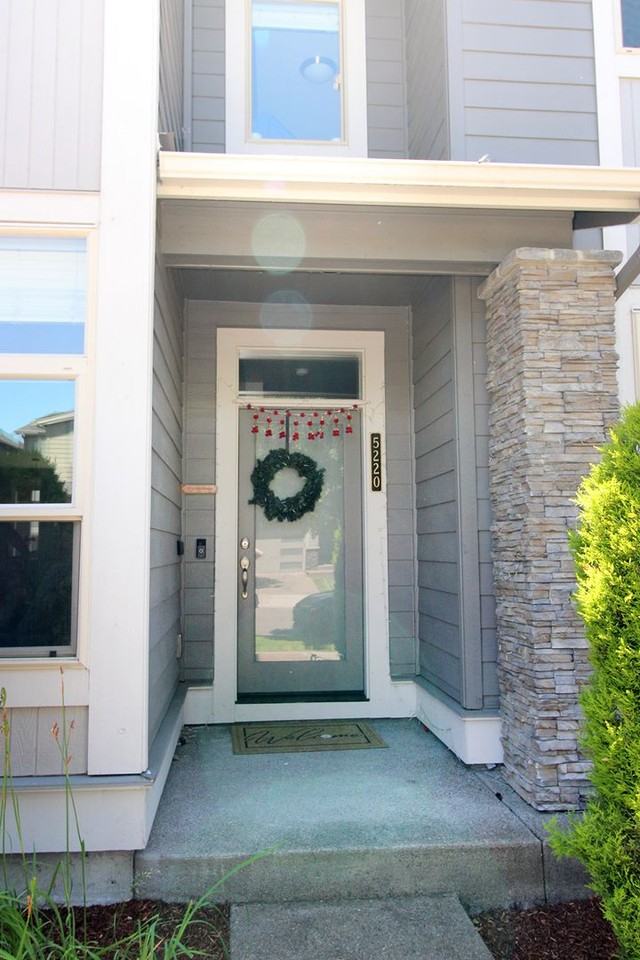 5220 Se Thornapple St - Photo 2 of 27