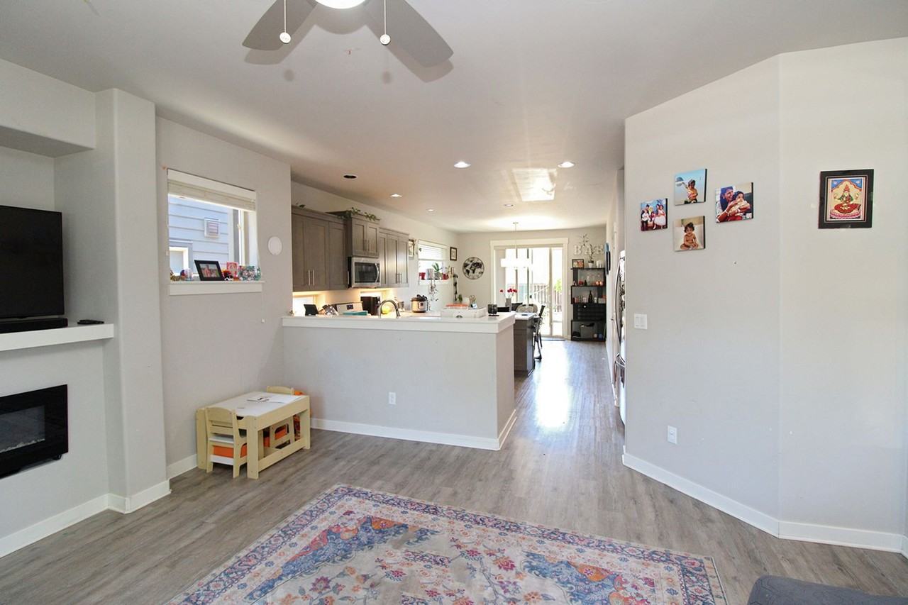 5220 Se Thornapple St - Photo 6 of 27
