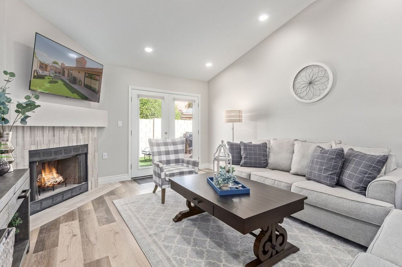 945 N Pasadena - Photo 4 of 50