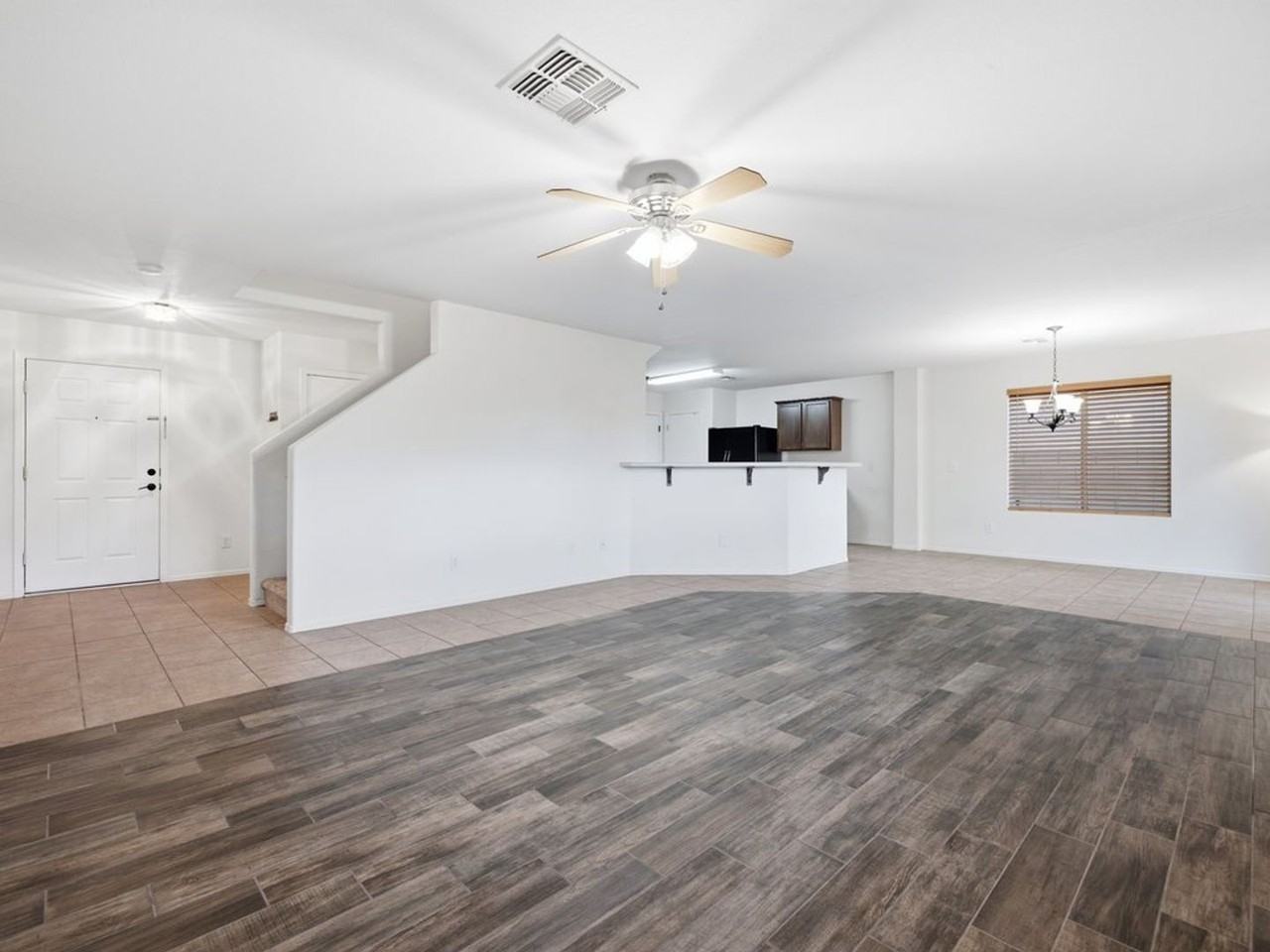 6790 S Parliament Dr - Photo 4 of 25