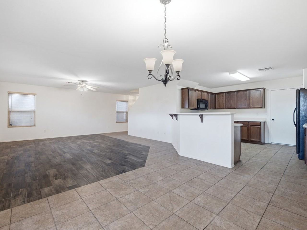 6790 S Parliament Dr - Photo 6 of 25