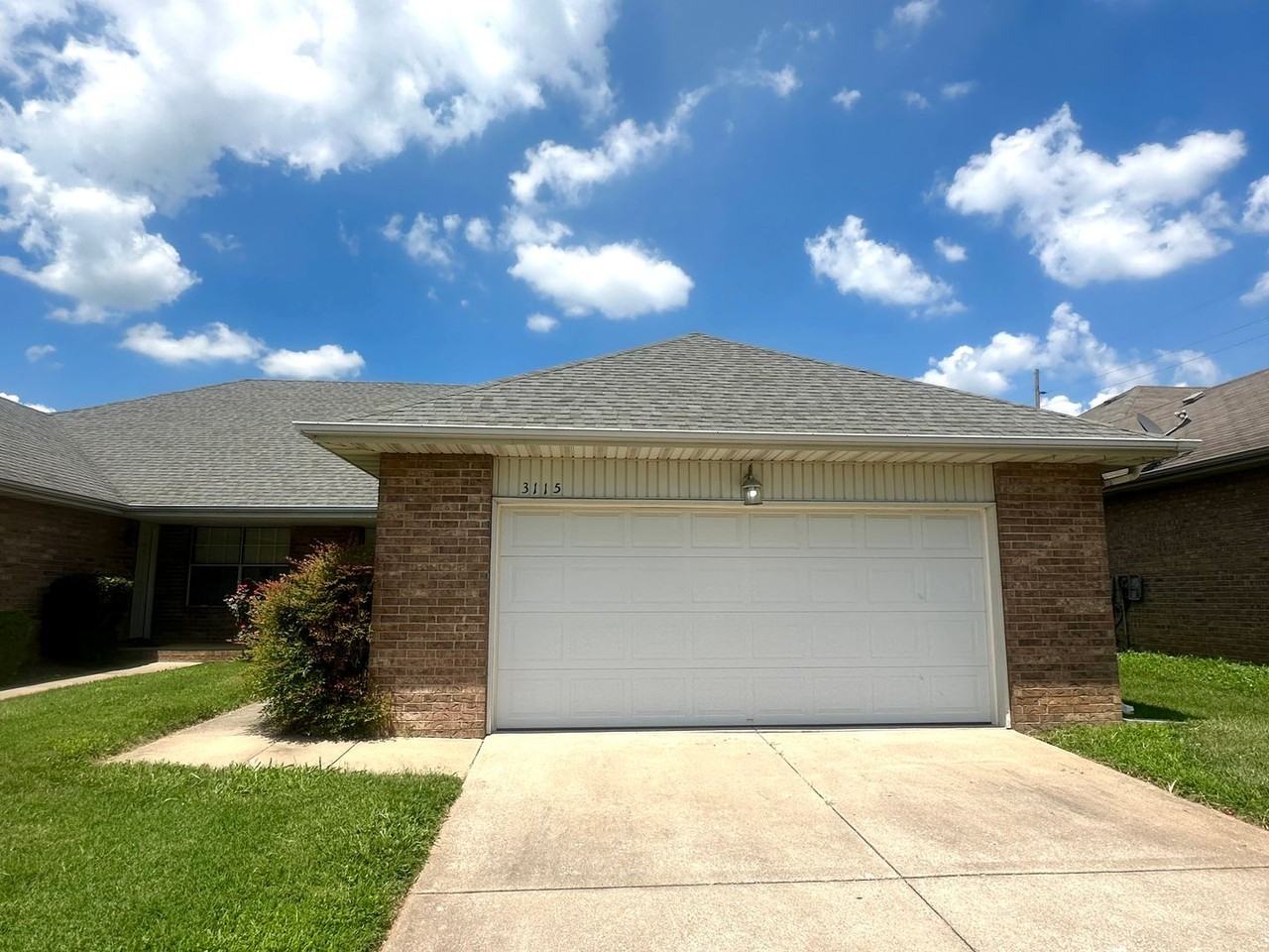 3115 W Raynell St - Photo 2 of 22