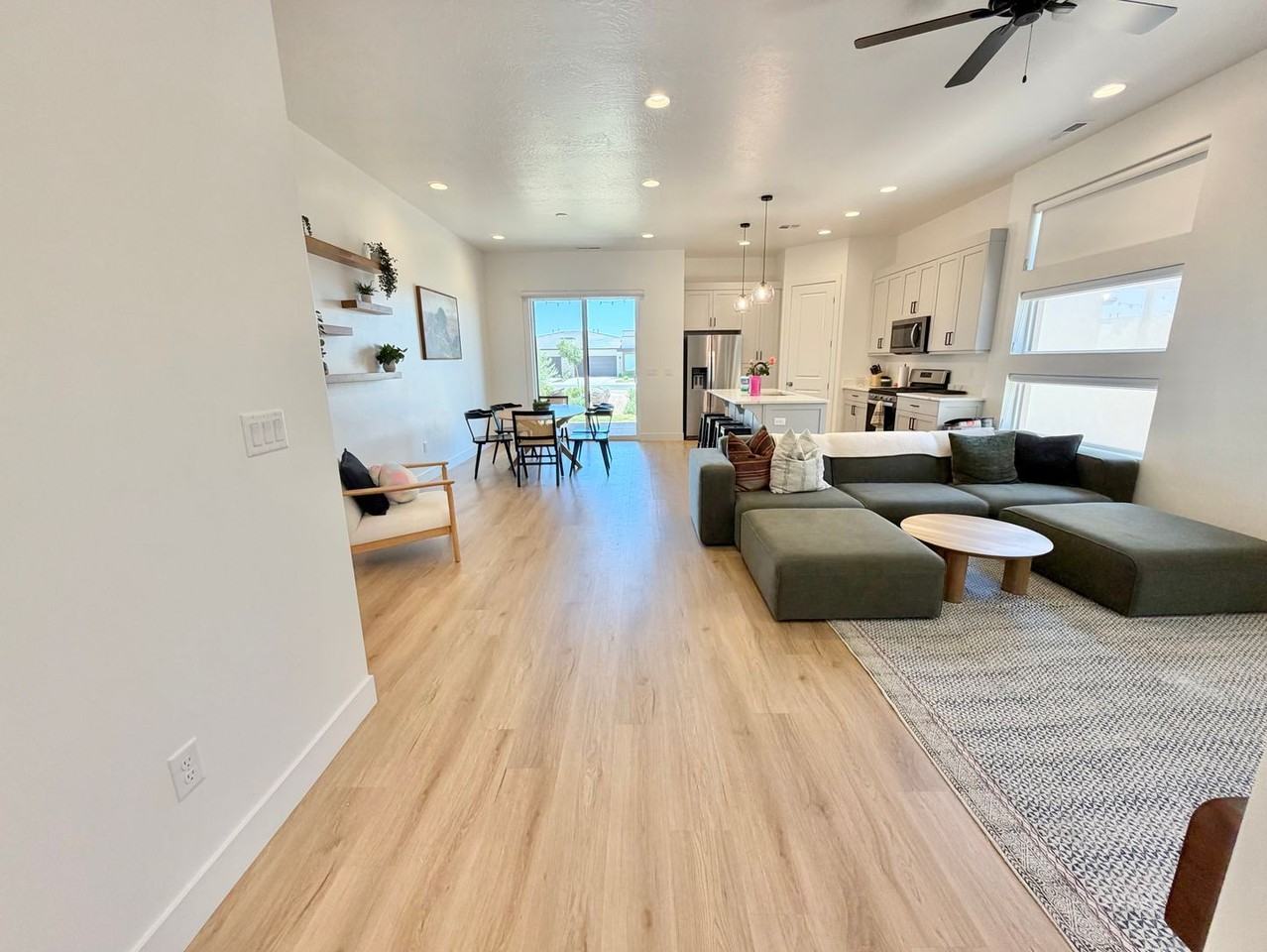 2932 E Snowberry Dr - Photo 3 of 47