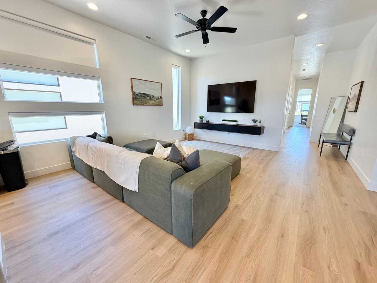 2932 E Snowberry Dr - Photo 5 of 47