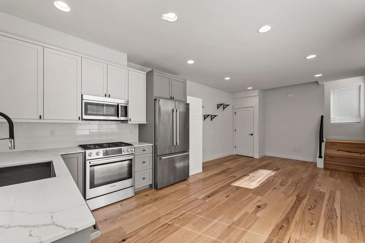 2439C Nw 61st St - Photo 4 of 17