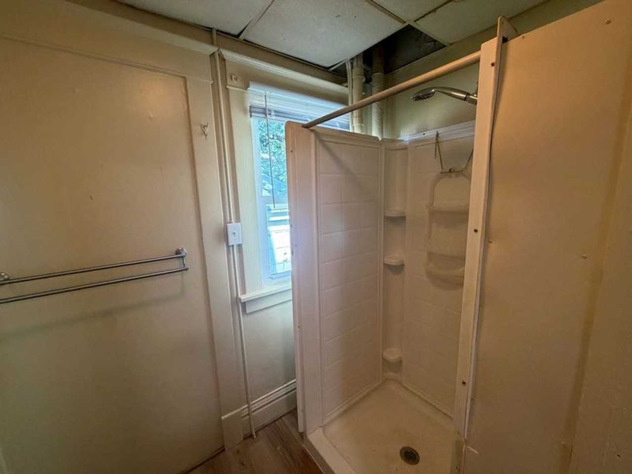 611 Kellogg Ave - Photo 5 of 27