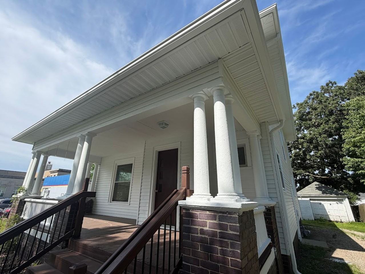 611 Kellogg Ave - Photo 7 of 27