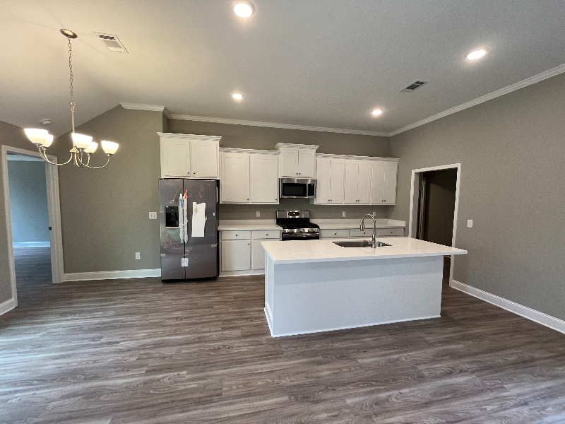 541 Silver Hl - Photo 5 of 30