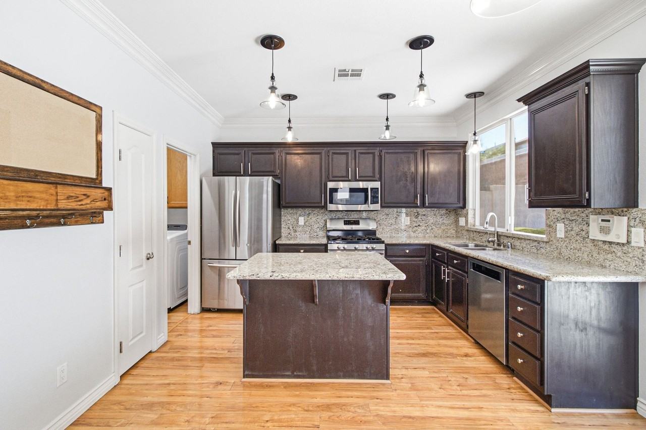 1049 Noble Isle St - Photo 2 of 46
