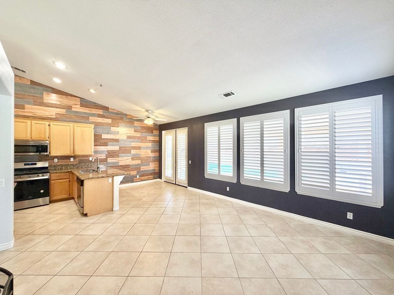 983 Sarazen St - Photo 7 of 31
