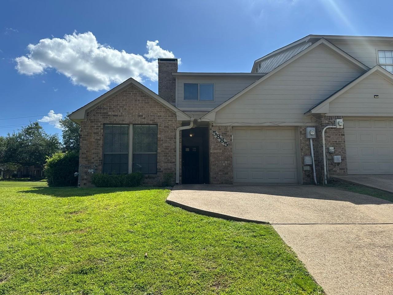 5885 Creekside Cir - Photo 2 of 31
