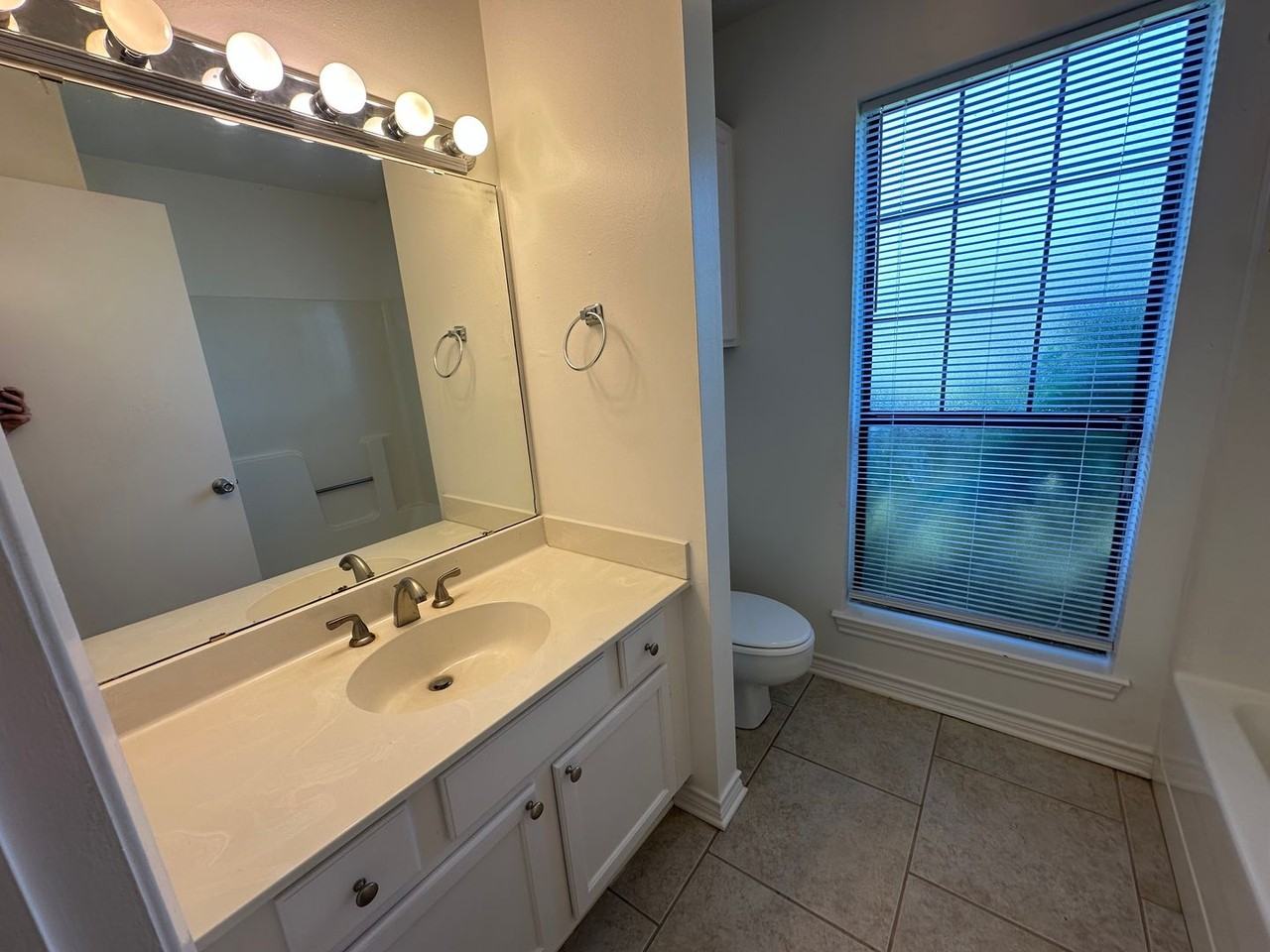 5885 Creekside Cir - Photo 7 of 31