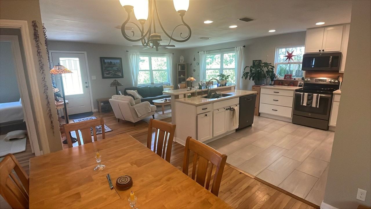 1317 Nw 4th St - Photo 5 of 15