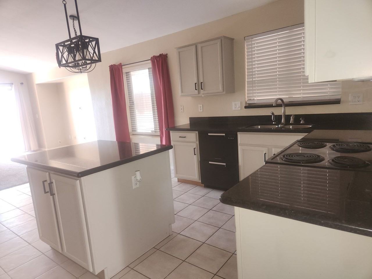 5511 S 15th Way - Photo 5 of 23