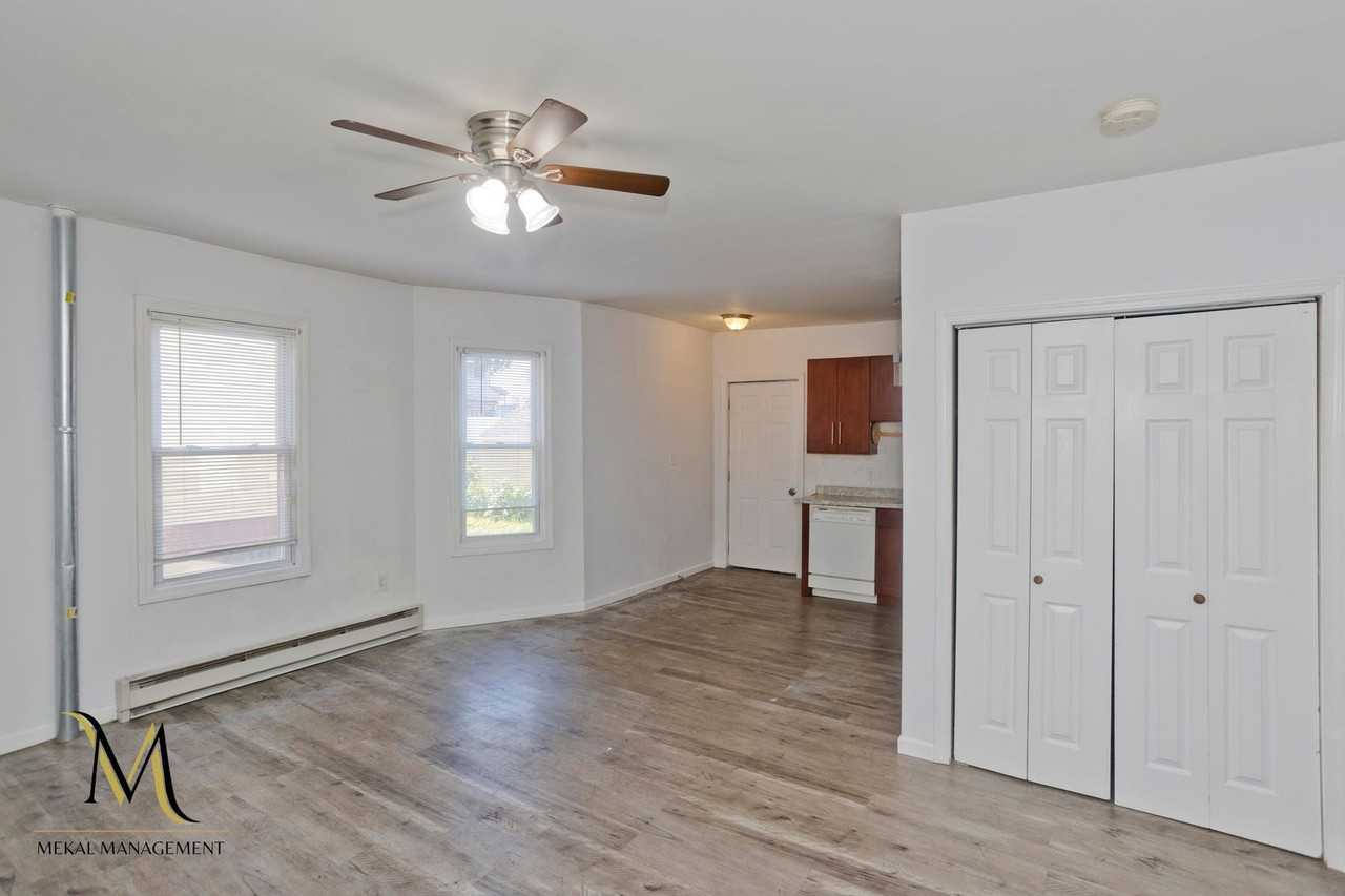 44 Ames Ave - Photo 6 of 20