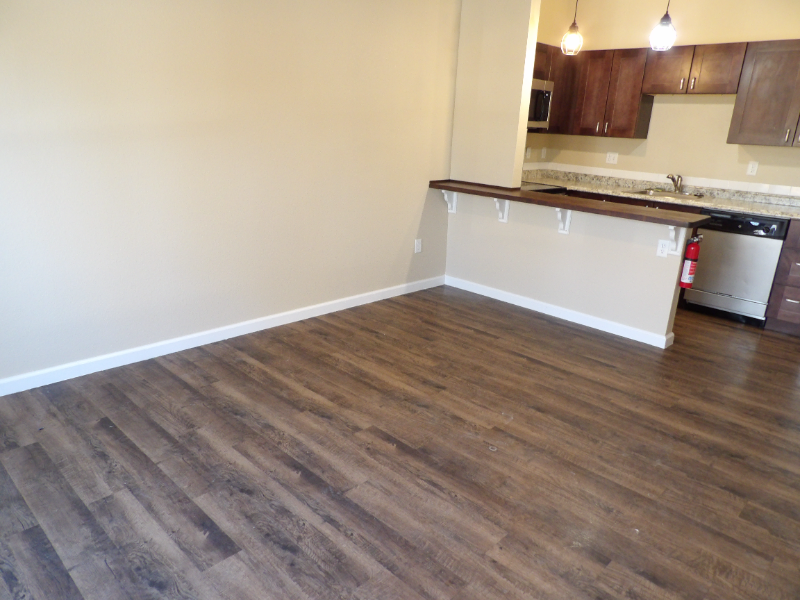 704 Yuma St - Photo 2 of 13