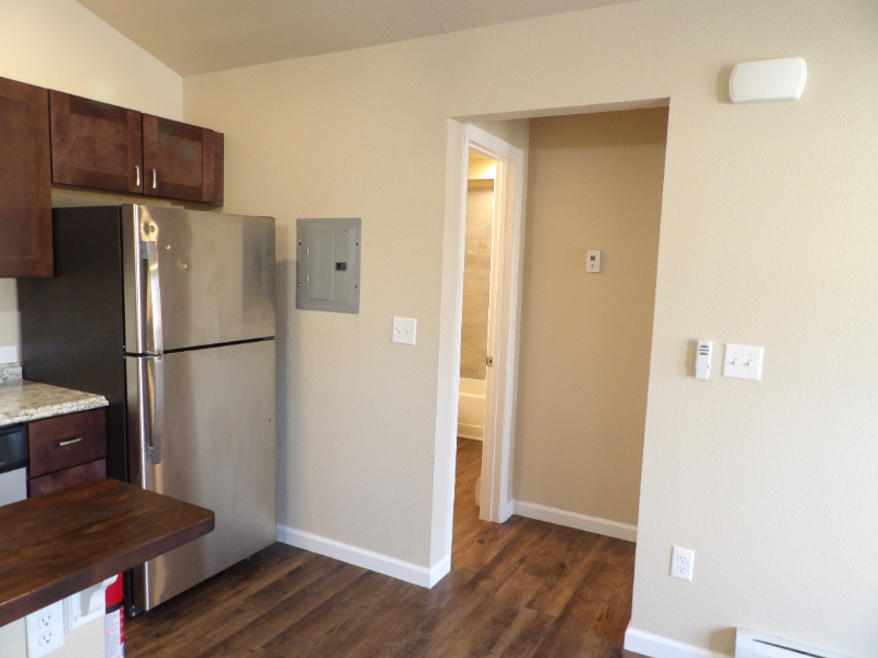 704 Yuma St - Photo 6 of 13