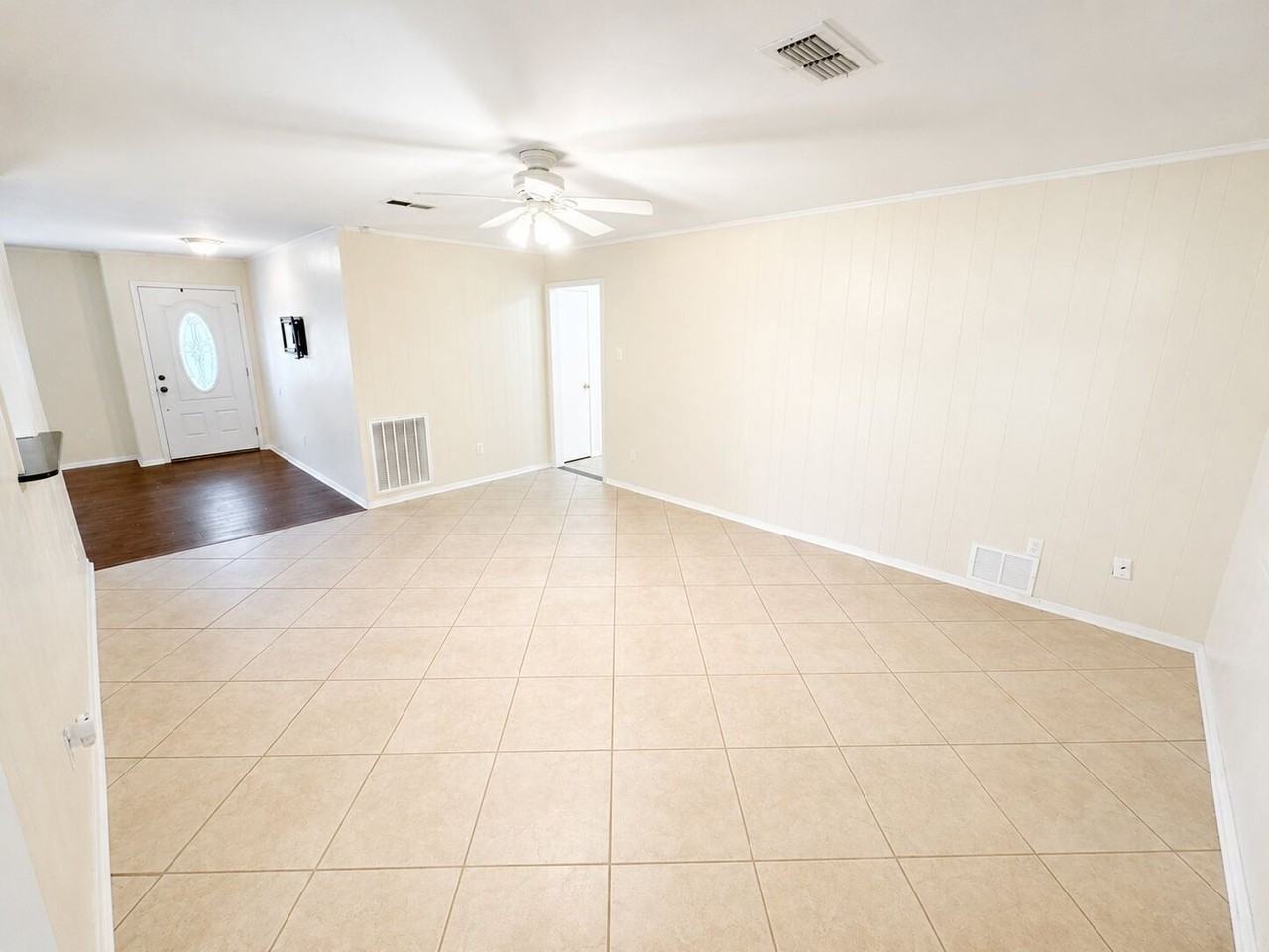 1314 Fox St - Photo 2 of 12