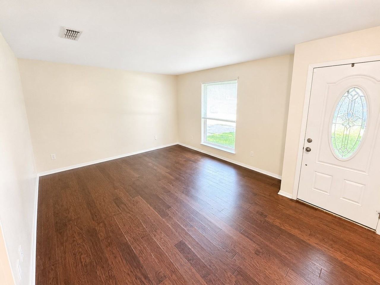 1314 Fox St - Photo 4 of 12