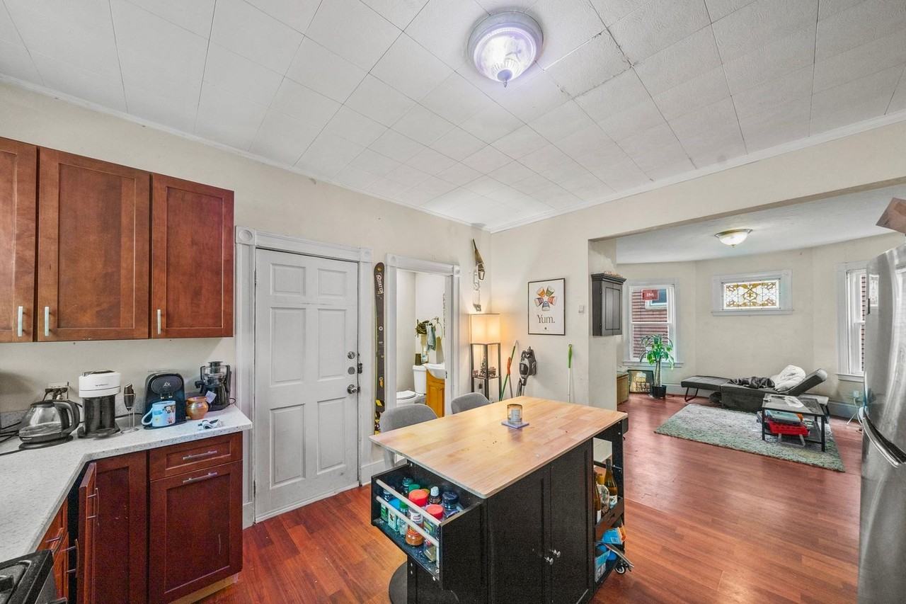 47 Parker Hill Ave - Photo 4 of 15