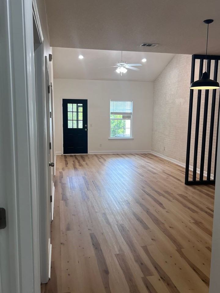 348 Moss Creek Ln - Photo 2 of 18