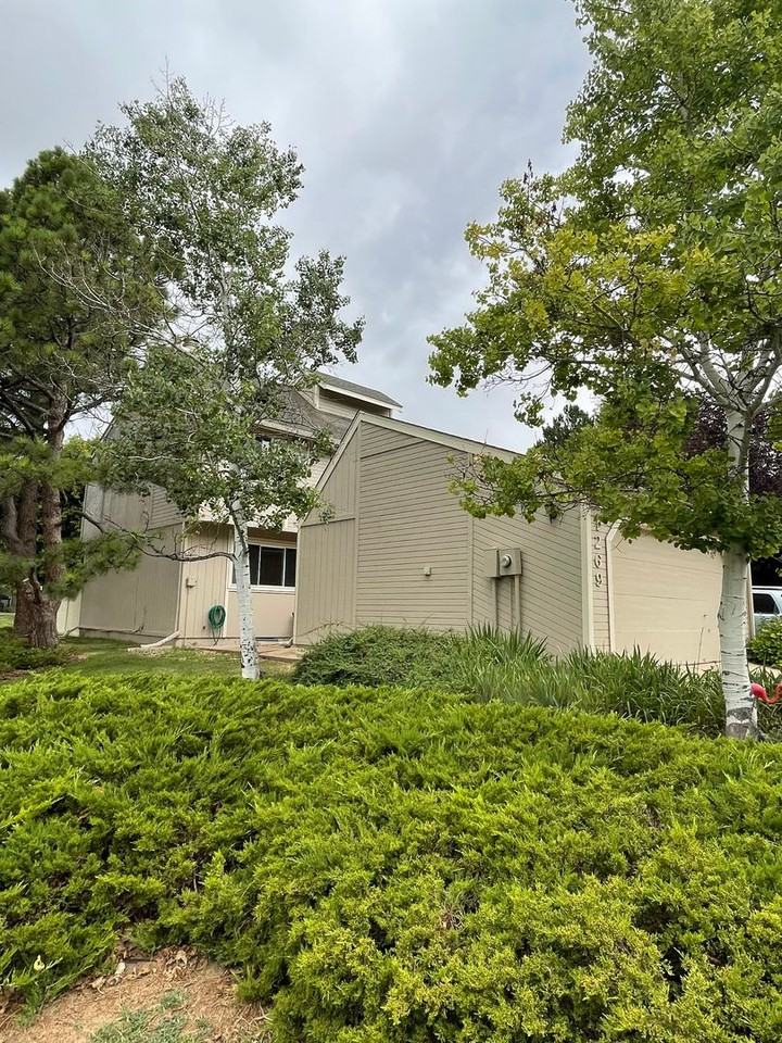 1269 Solstice Ln - Photo 3 of 37