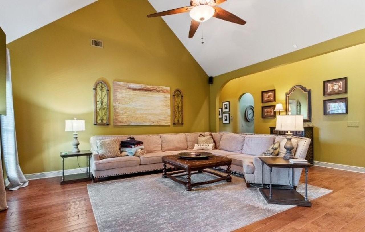 12957 Joshua St - Photo 5 of 33