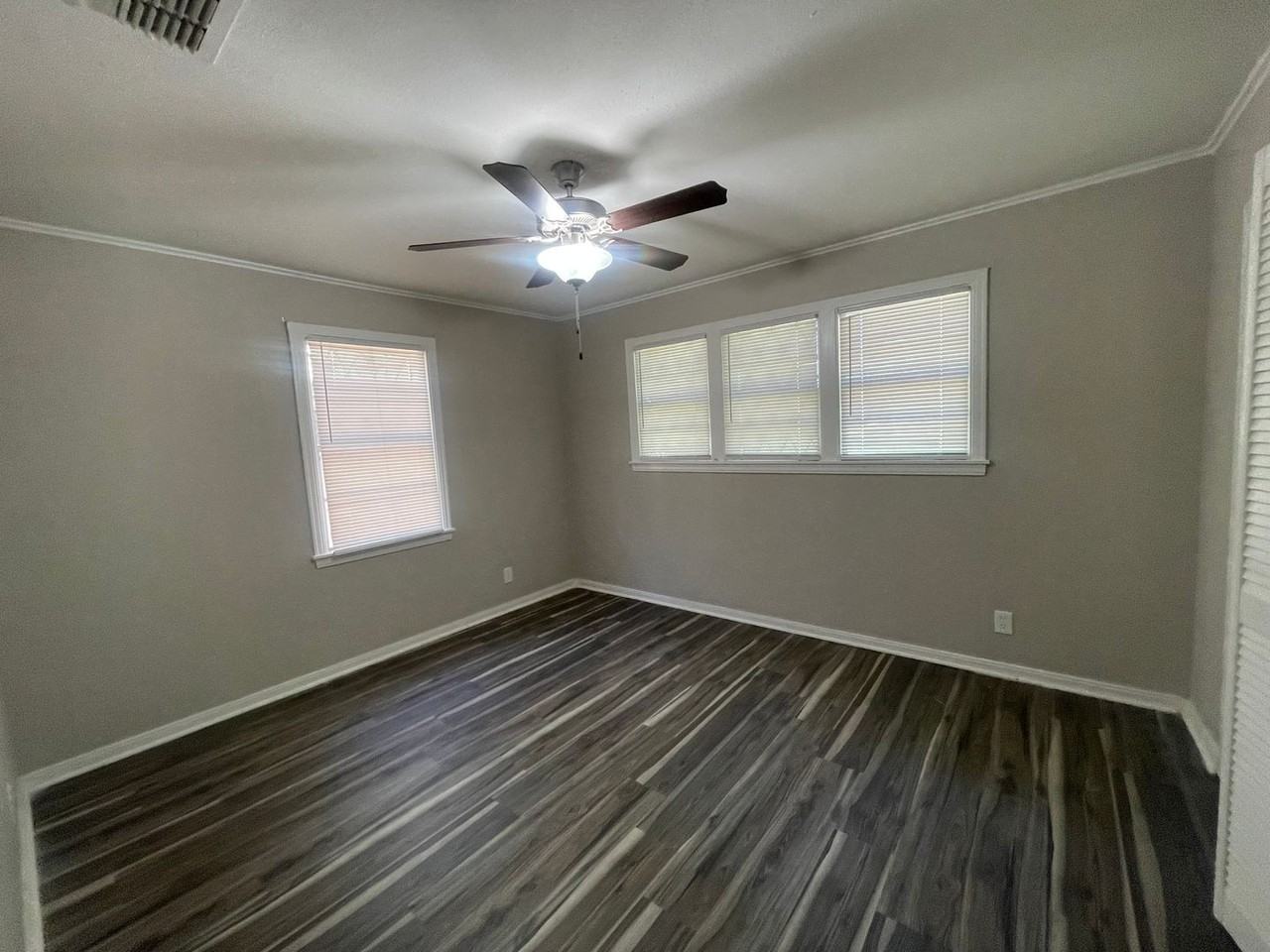 1020 Wanda Dr - Photo 6 of 11